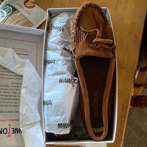 Minnetonka moccasins NWT